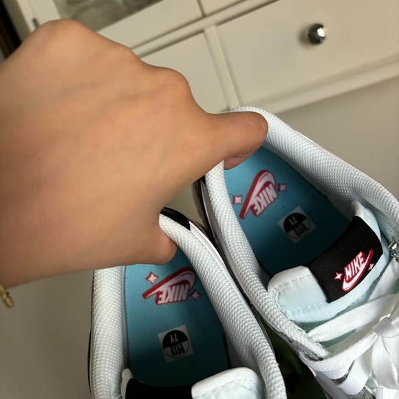 Authentic Nike dunks grey fog lottery edition with scratch off charm - Picture 4 of 8